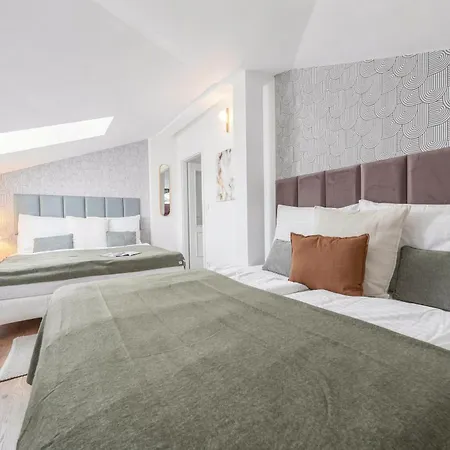 Two Designer Centre Apartment