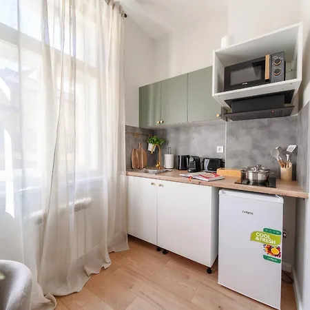 Apartment Two Designer Centre