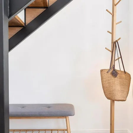 Two Designer Centre براغ